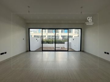 Single Row I Near Amenities I Value for Money - Interior view