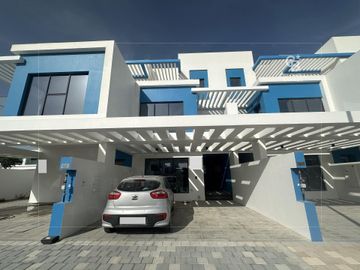 Single Row I Near Amenities I Value for Money - Interior view