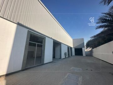 Brand New | High Quilty | Free Parking - Interior view
