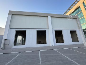 Brand New | High Quilty | Free Parking - Interior view