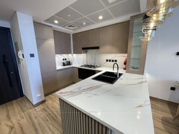 Ultra-Luxury Fully Furnished 1BR | NOVICE - Interior view