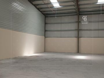 NEWLY BUILT SHOWROOM\WAREHOUSE IN AL QUOZ CREATIVE|20% TAX free - Interior view