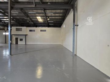 SZR FACING|HIGH CEILING|CREATIVE COMPOUND|40kw - Interior view