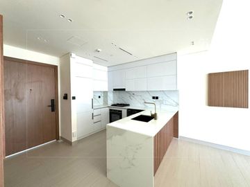 High Floor | NEW | Very Spacious - Interior view