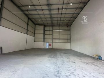 Brand New | Busy Area | High Quilty | Free Parking - Interior view