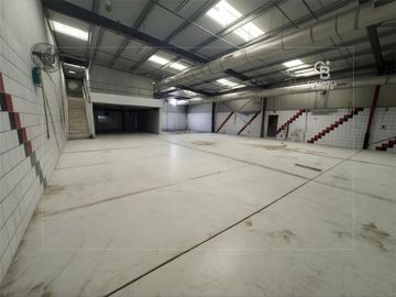 Power 155 KW | G+M | High Quilty | Free Parking - Interior view