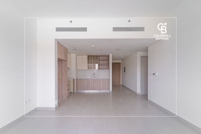 Park And Pool View | Spacious Layout | Vacant - Interior view