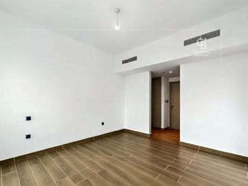Corner Unit | Spacious | With Maid's Room - Interior view