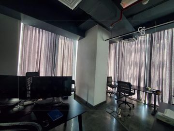 Price Discounted | Fitted Large Vacant Office - Interior view
