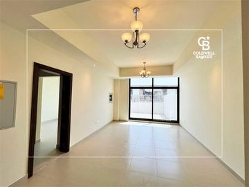 Middle Unit | Back to Back | Motivated Seller - Interior view