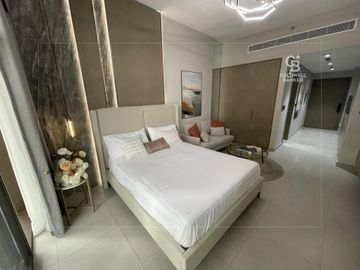 Luxurious | Upgraded Studio | Modern Design - Interior view