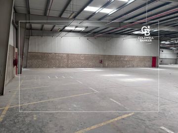 INDEPENDENT WAREHOUSE | AUTO | GARAGE | STORE - Interior view