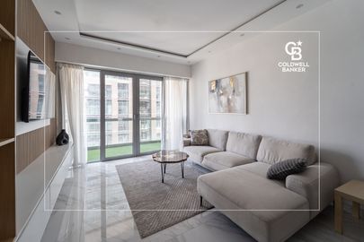 Fully Furnished l Bright Unit l Prime Location - Interior view