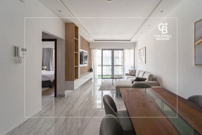 Fully Furnished l Bright Unit l Prime Location - Interior view