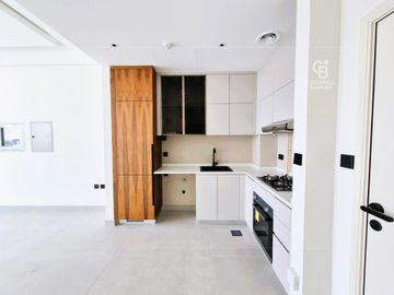 Brand New | Close to Metro | Sunset View - Interior view