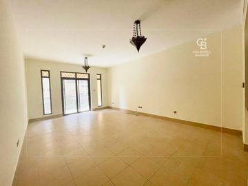 Burj Khalifa View | Furnished Apartment - Interior view