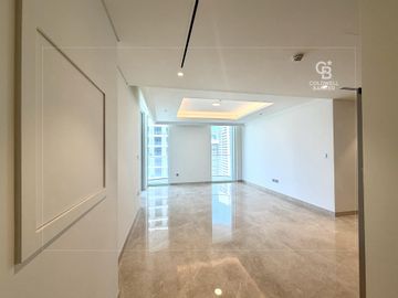 Marina View | Private Beach Access | Spacious - Interior view