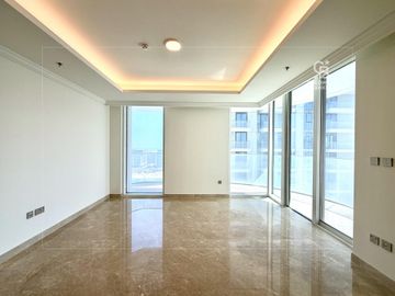 Stunning Beachfront Apartment | Private Beach Access - Interior view