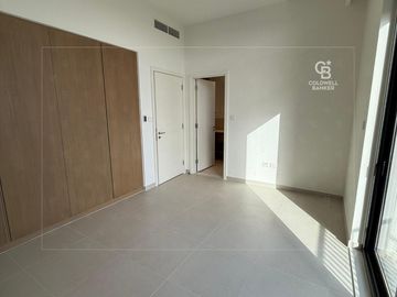 Brand New | Single Row | Close to Amenities - Interior view