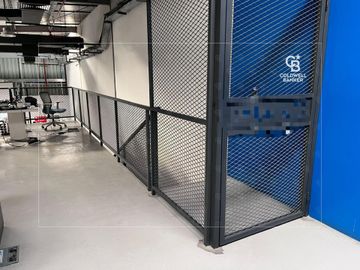 FULLY FITTED | SPORTS FACILITY | PRIME LOCATION - Interior view