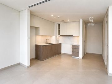 Spacious 3BR | Near Amenities | Single Row - Interior view
