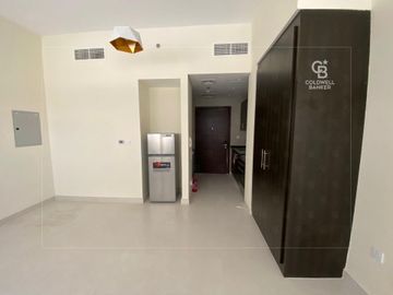 No Agency Fee | 8% ROI | VACANT booked - Interior view
