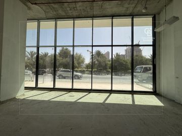 F&B Permitted | Park View | Prime Location - Interior view