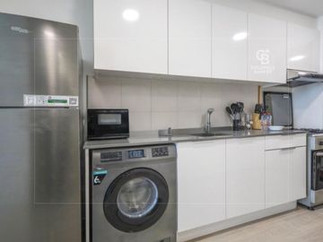 Marina Skyline View | High Floor | Bright studio - Interior view