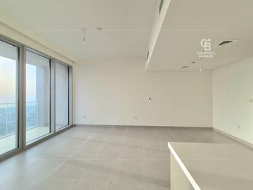High Floor | Downtown | Full Seaview - Interior view