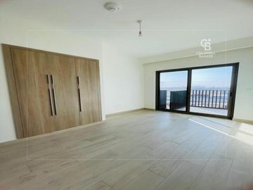 Vacant | New | Excellent Condition - Interior view