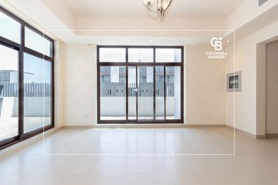 Corner Villa | Large Plot | Close to Exit - Interior view
