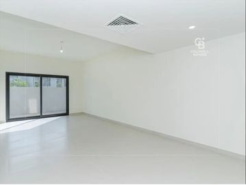 Corner Unit | Single Row | Close Kitchen - Interior view