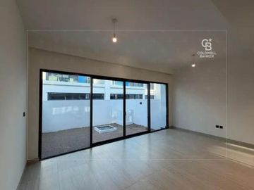 Vacant | Genuine listing | Close to Central Hub - Interior view