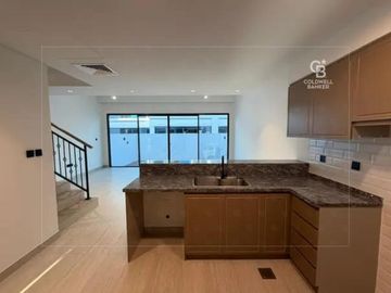 Vacant | Genuine listing | Close to Central Hub - Interior view
