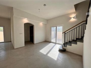 Spacious Corner Villa | Private L-Shaped Garden - Interior view