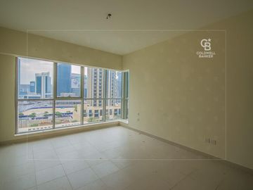 Spacious | Prime Location | High Floor - Interior view