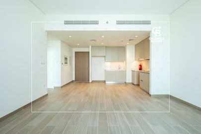 Beach Access | Open View | Spacious - Interior view