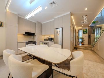 Single Row | Upgraded | Vacant on Transfer - Interior view