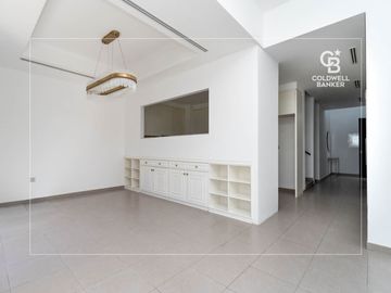 Reem Community | End Unit | Single Row - Interior view