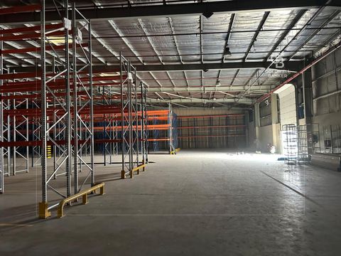VACANT | 10 METER | LOADING BAY - Dubai property