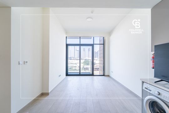 High ROI | Lagoon View | High Floor - Dubai property