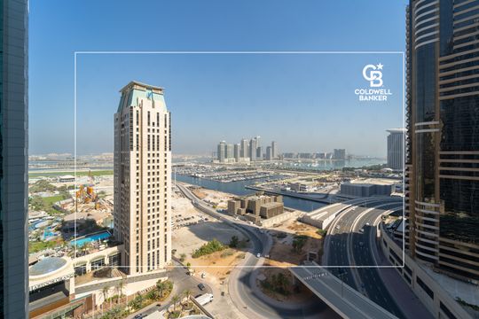 Vacant | Sea View |  Midfloor | Partially Upgraded - Dubai property