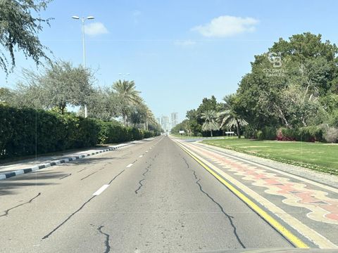 Corner Sikka | Prime Location | Free-Hold - Dubai property