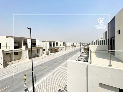 Middle Unit | Back to Back | 4BR Plus Maids - Dubai property