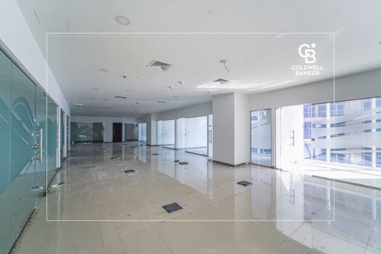 Ready to move in office | Vacant | 4 Parking - Dubai property