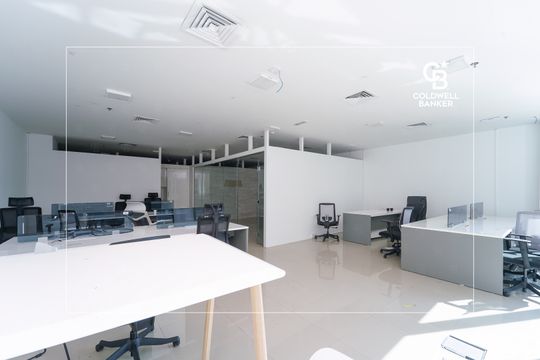Ready to Move-In Office | Vacant | 8 Parkings - Dubai property