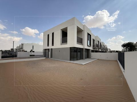 Corner End Unit | Large Plot | Near the Entrance - Dubai property