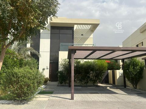 Spacious | Close to Amenities | Available May 1 - Dubai property