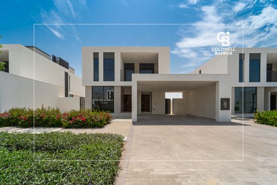 Golf Course View | Large Plot | Near Entrance - Dubai property