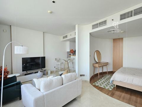 Fully Upgraded | High Floor | Spacious - Dubai property